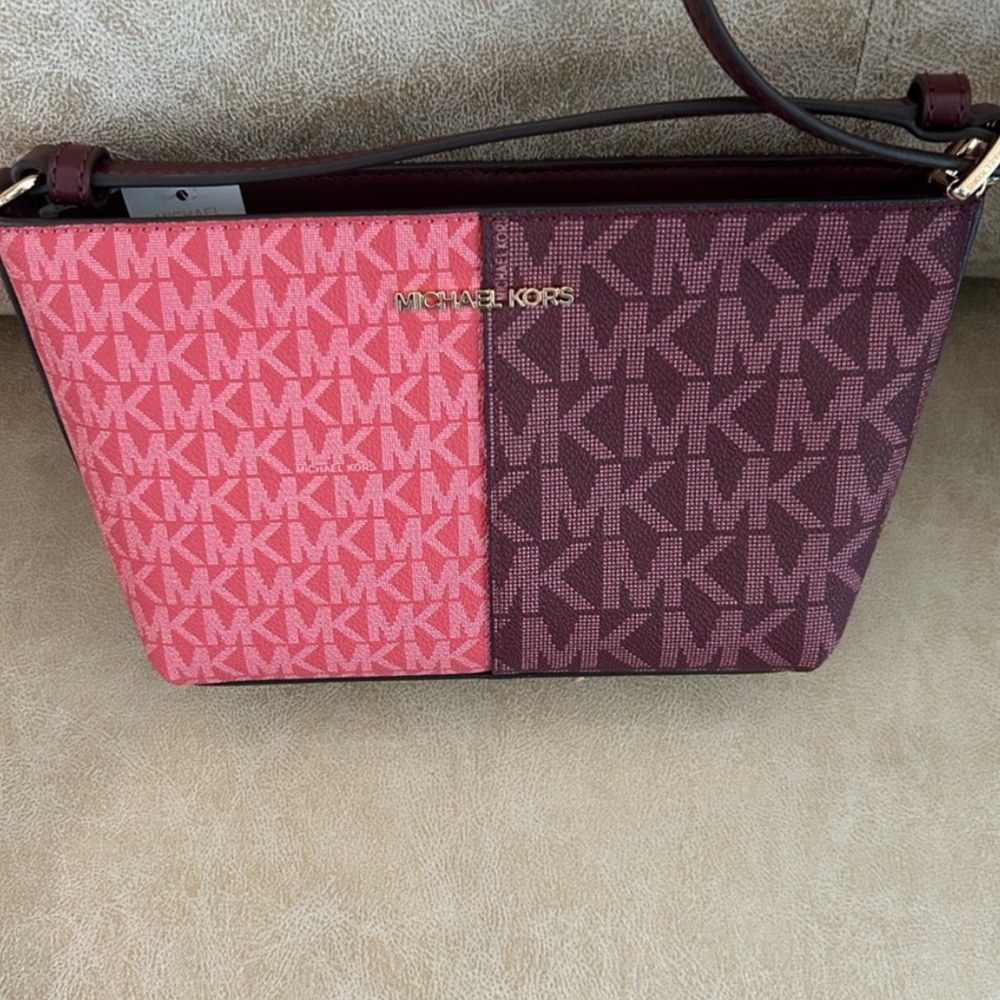 Michael Kors Pink Jet Set Travel Bag